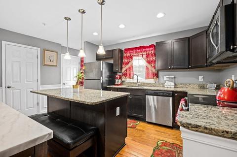 7 S Maxwell Ct, Worcester, MA 01607 photo 9