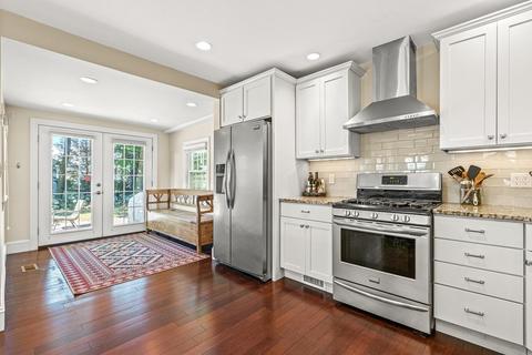 7 Perkins Ave, Reading, MA 01867 photo 5