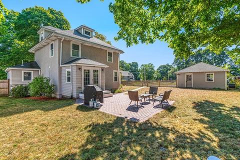 7 Perkins Ave, Reading, MA 01867 photo 4
