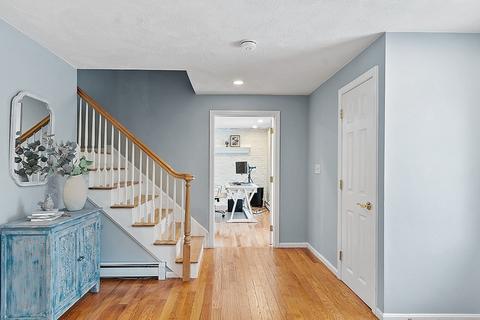 7 Gavin Cir, Andover, MA 01810 photo 4