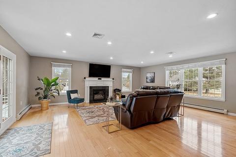 7 Gavin Cir, Andover, MA 01810 photo 16
