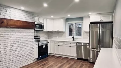 34 Border St, Springfield, MA 01104 photo 7