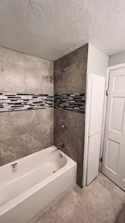 34 Border St, Springfield, MA 01104 photo 9
