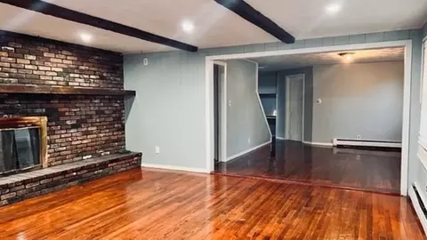 34 Border St, Springfield, MA 01104 photo 13