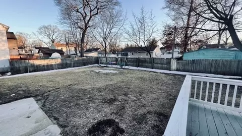 34 Border St, Springfield, MA 01104 photo 4