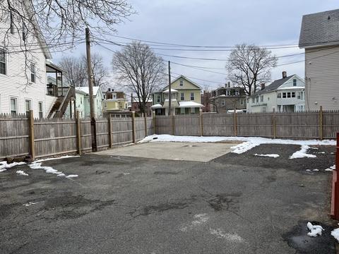 31-33 Armory St, Springfield, MA 01105 photo 5