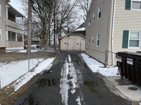 31-33 Armory St, Springfield, MA 01105 photo 3
