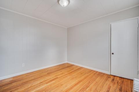 35 Stuart St, Springfield, MA 01119 photo 23