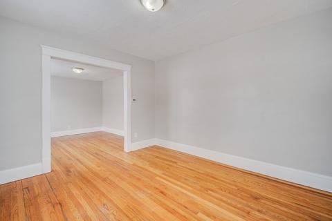 35 Stuart St, Springfield, MA 01119 photo 18