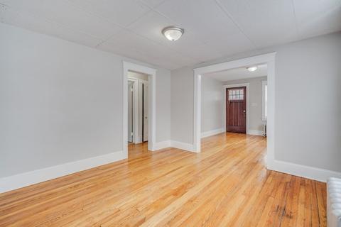 35 Stuart St, Springfield, MA 01119 photo 12