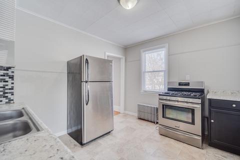 35 Stuart St, Springfield, MA 01119 photo 8