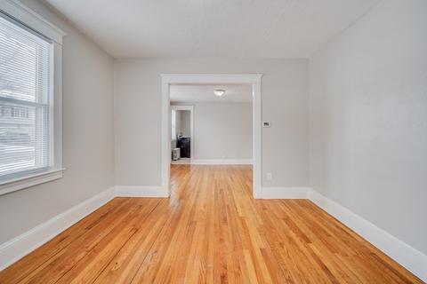 35 Stuart St, Springfield, MA 01119 photo 17