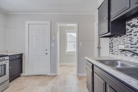 35 Stuart St, Springfield, MA 01119 photo 10
