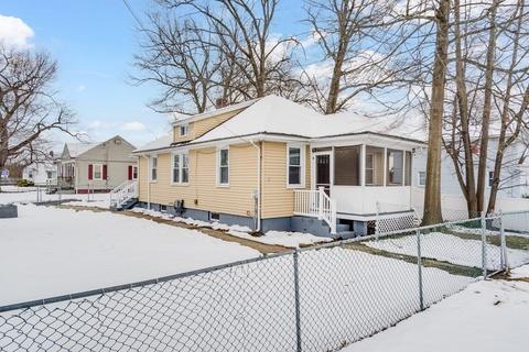 35 Stuart St, Springfield, MA 01119 photo 2