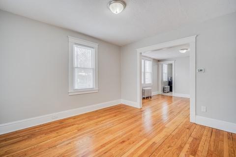 35 Stuart St, Springfield, MA 01119 photo 16
