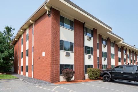 74 Beach St #3-1, Woburn, MA 01801