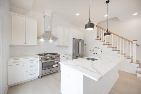34 Salem #PH2, Medford, MA 02155