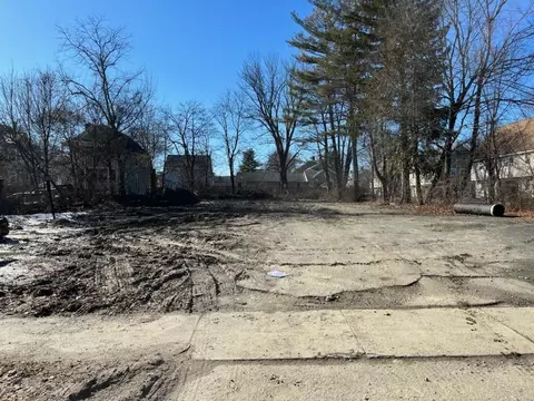 114 Wells St, Greenfield, MA 01301