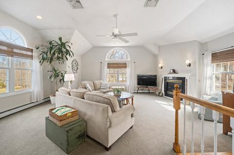 39 Chamberlain Rd, Uxbridge, MA 01569 photo 9