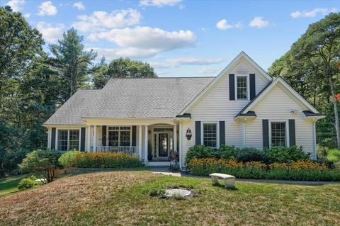 3 Dayna Ln, Bourne, MA 02532