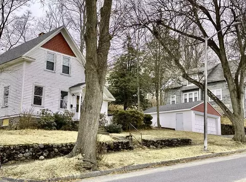 1 Gordon St, Worcester, MA 01604 photo 1