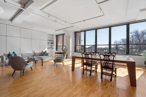 210 Lincoln St #202, Boston, MA 02111