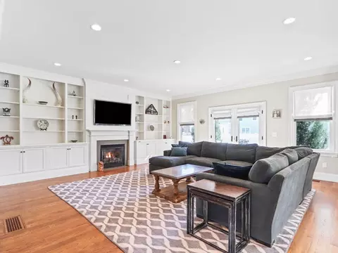 78 Mayflower Rd, Needham, MA 02492 photo 3