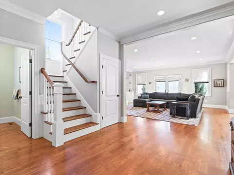 78 Mayflower Rd, Needham, MA 02492 photo 2