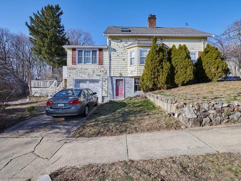 38 Endicott Rd, Stoneham, MA 02180 photo 2