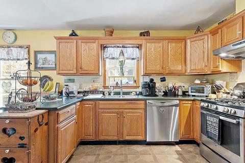 93 Mountain Rd, Erving, MA 01344 photo 4