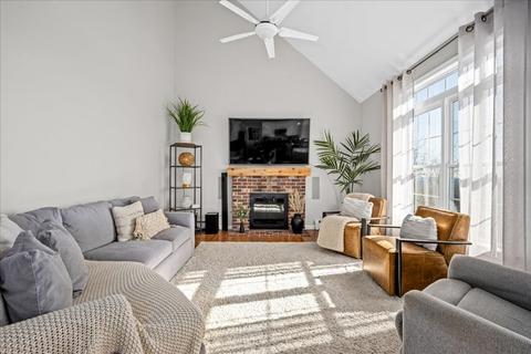 2 Quaker Rd, Worcester, MA 01602 photo 9