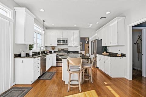 2 Quaker Rd, Worcester, MA 01602 photo 5