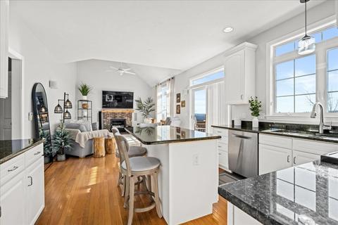 2 Quaker Rd, Worcester, MA 01602 photo 7