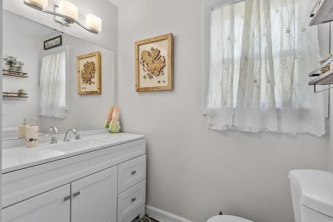 36 Pine St, Dudley, MA 01571 photo 12