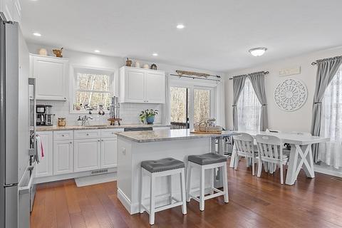 36 Pine St, Dudley, MA 01571 photo 4