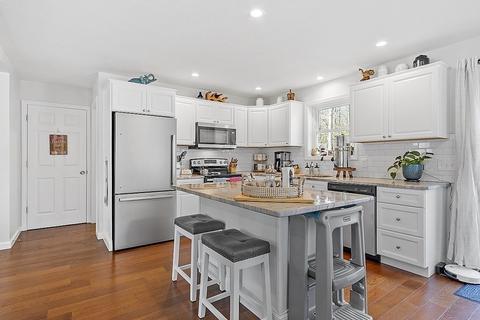 36 Pine St, Dudley, MA 01571 photo 8