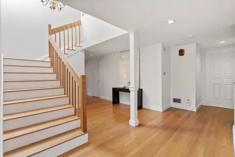 19 Byron Rd, Weston, MA 02493 photo 3