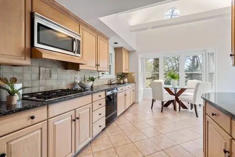19 Byron Rd, Weston, MA 02493 photo 6