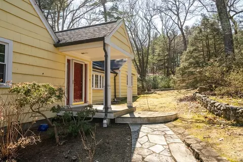 19 Byron Rd, Weston, MA 02493 photo 2