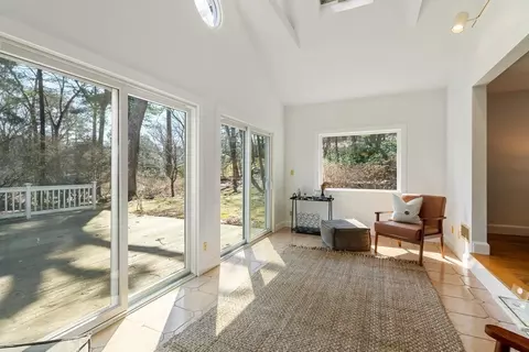 19 Byron Rd, Weston, MA 02493 photo 8