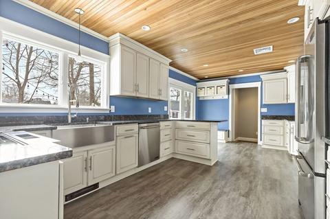 5 Sandra Ln, Reading, MA 01867 photo 6