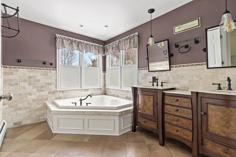 5 Sandra Ln, Reading, MA 01867 photo 18