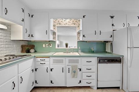 927 Main St, Reading, MA 01867 photo 12