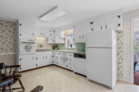927 Main St, Reading, MA 01867 photo 11