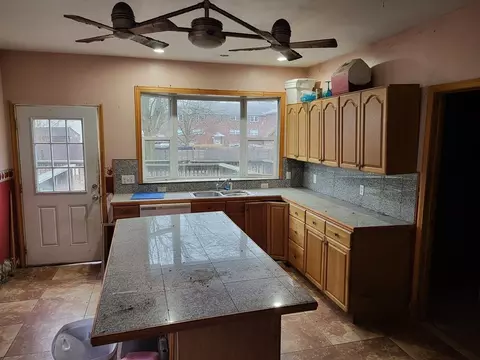 1103 Worcester St, Springfield, MA 01151 photo 9