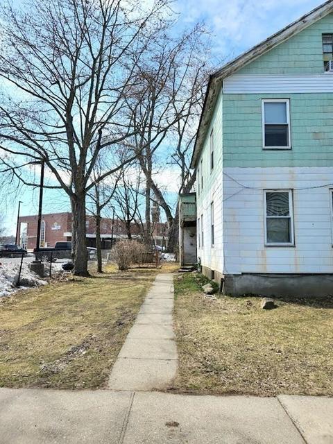 8 Summer St, Easthampton, MA 01027 photo 4
