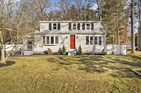 409 County Rd, Hanson, MA 02341 photo 2