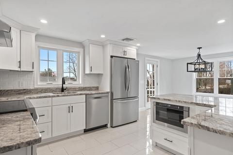 314 West St, Reading, MA 01867 photo 3