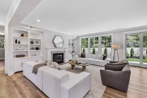 19 Willow Cir, Mashpee, MA 02649 photo 3