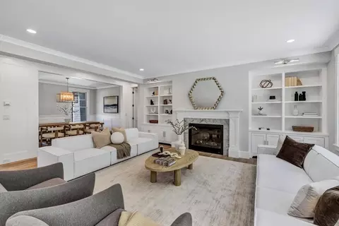 19 Willow Cir, Mashpee, MA 02649 photo 2